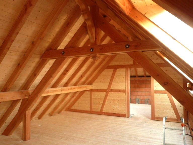 Ferme_apparente_et_cloison_en_colombage.jpg